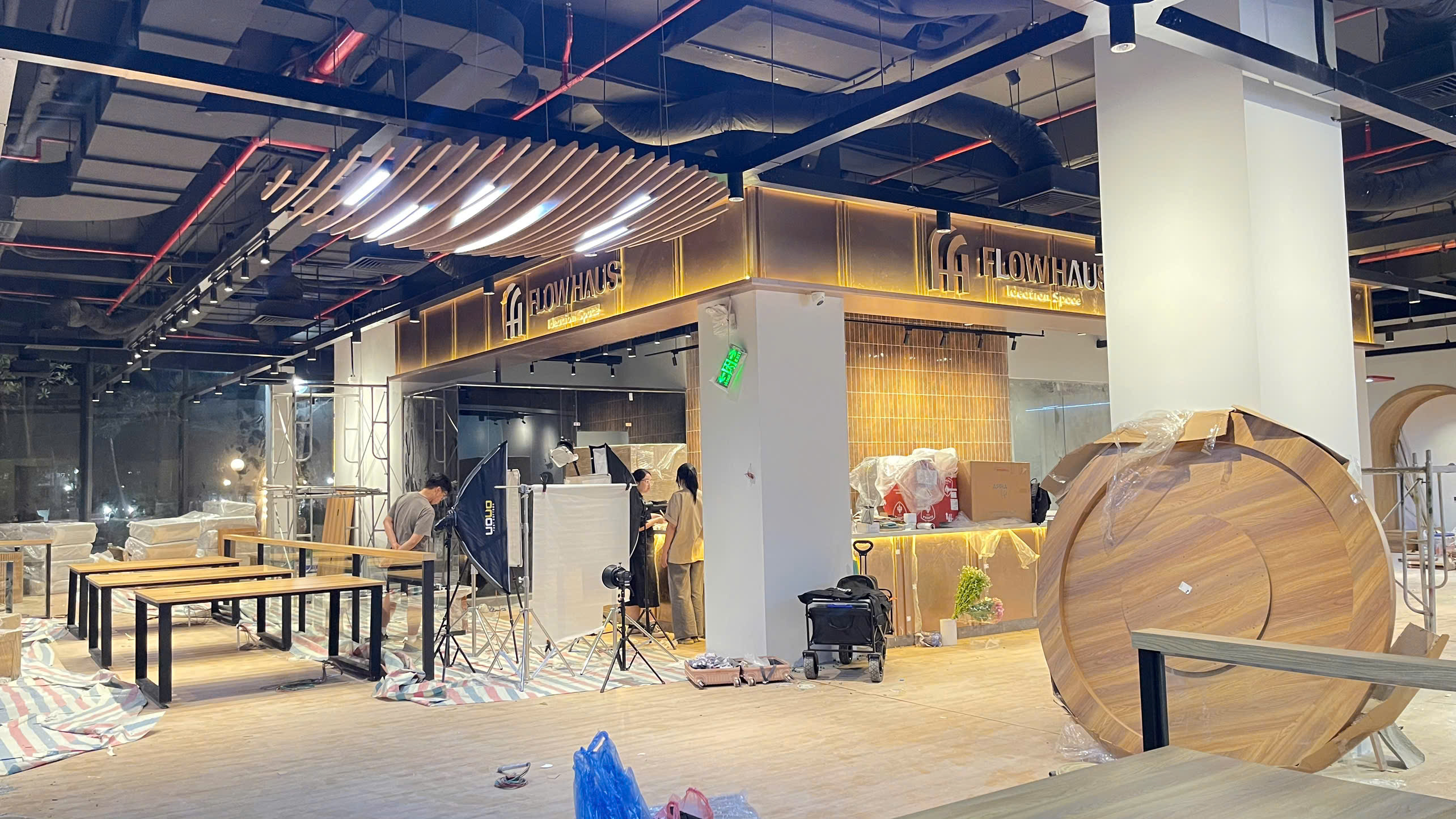 Thi công cafe coworking Flow Haus tại Lê Văn Lương